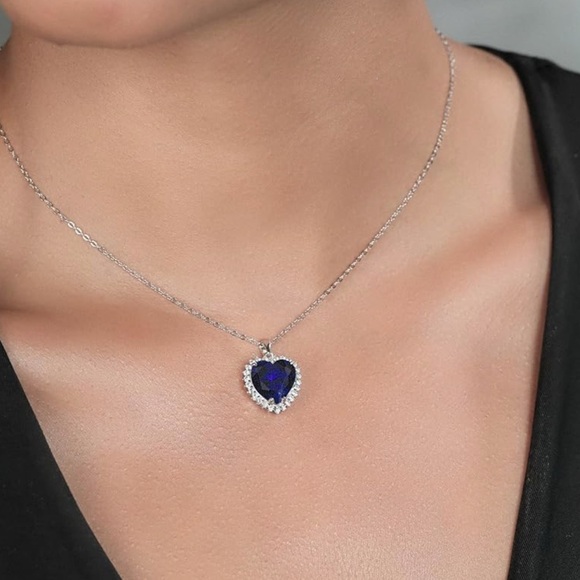 Blue sapphire heart of the ocean necklace, petite size - Picture 1 of 6
